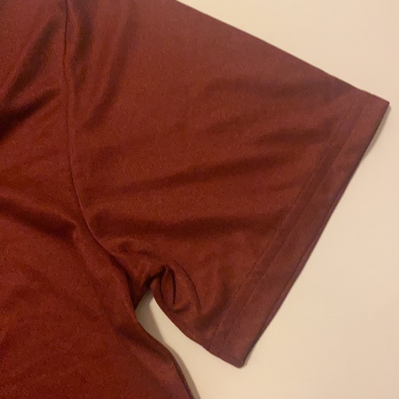 🔥Sold🔥MEN ADIDAS ESS TECH TEE MEDIUM - Picture 5 of 10